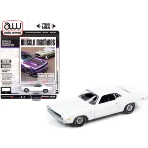 Autoworld 1/64 Diecast Model Car - Muscle Machines 1970 Dodge Challenger R/T White