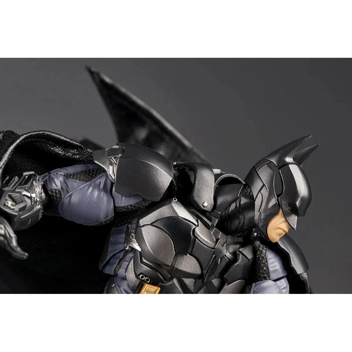 Batman: Arkham Knight - Amazing Yamaguchi Revoltech - NR038 Batman