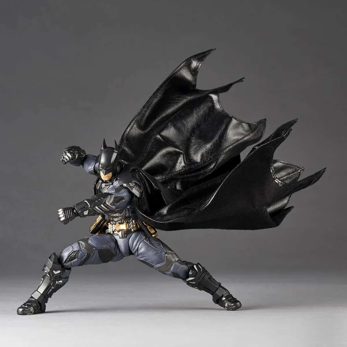 Batman: Arkham Knight - Amazing Yamaguchi Revoltech - NR038 Batman