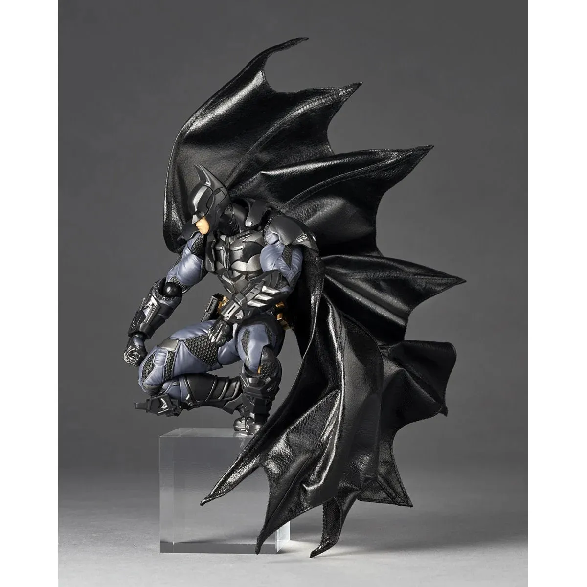 Batman: Arkham Knight - Amazing Yamaguchi Revoltech - NR038 Batman