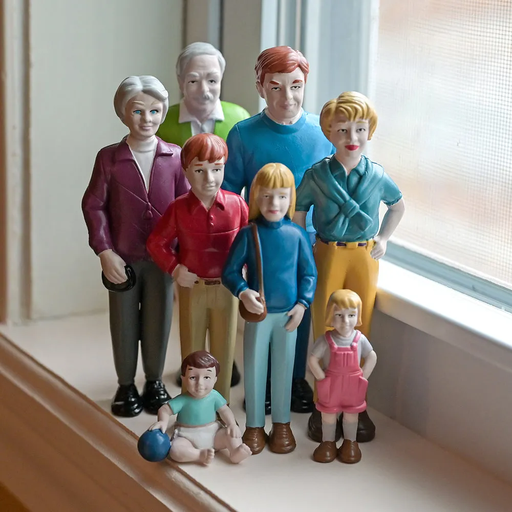 Caucasian Pretend Play Vinyl Family Figurines | 8 Piece Set