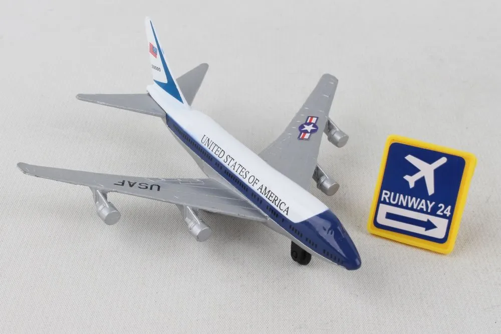 Runway Air Force One 747